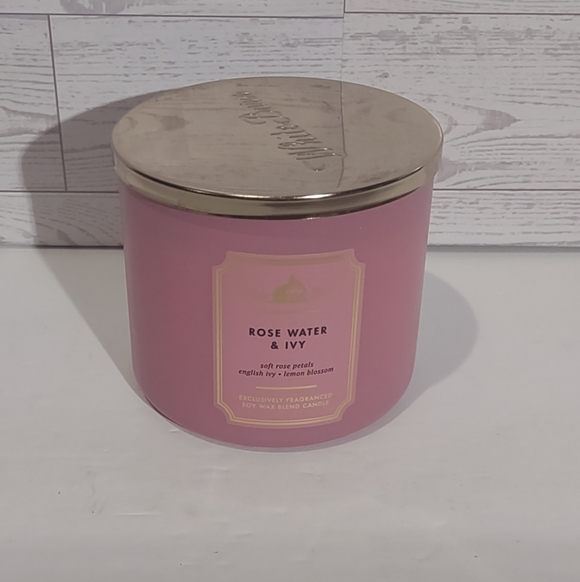 White Barn Rose Water & Ivy 2-Wick Candle. - Picture 1 of 2